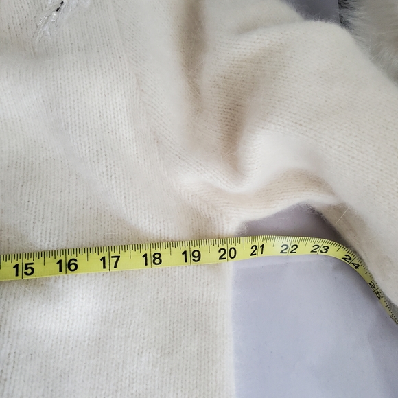 Vintage Gorgeous Erez Lambswool & Angora Rabbit Hair Embroidered Sweater - Picture 8 of 10